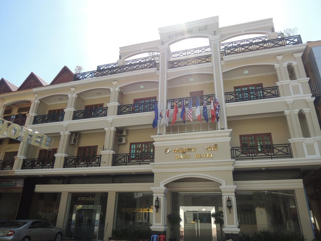 Daly Hotel Kampong Cham Buitenkant foto